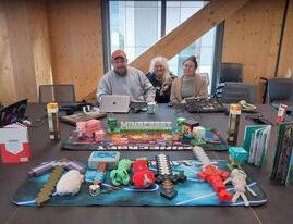 Teaching therapists minecraft!